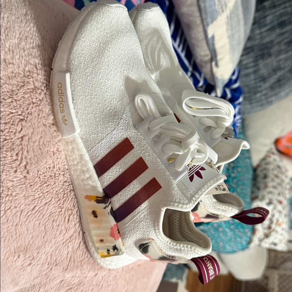 NWOB- Adidas White Sneakers with Gold Accents - Women’s size 8